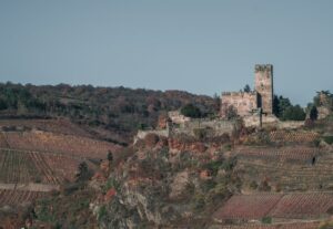 Ai comuni che hanno vinto il bando borghi del PNRR mancano le competenze per gestire le risorse