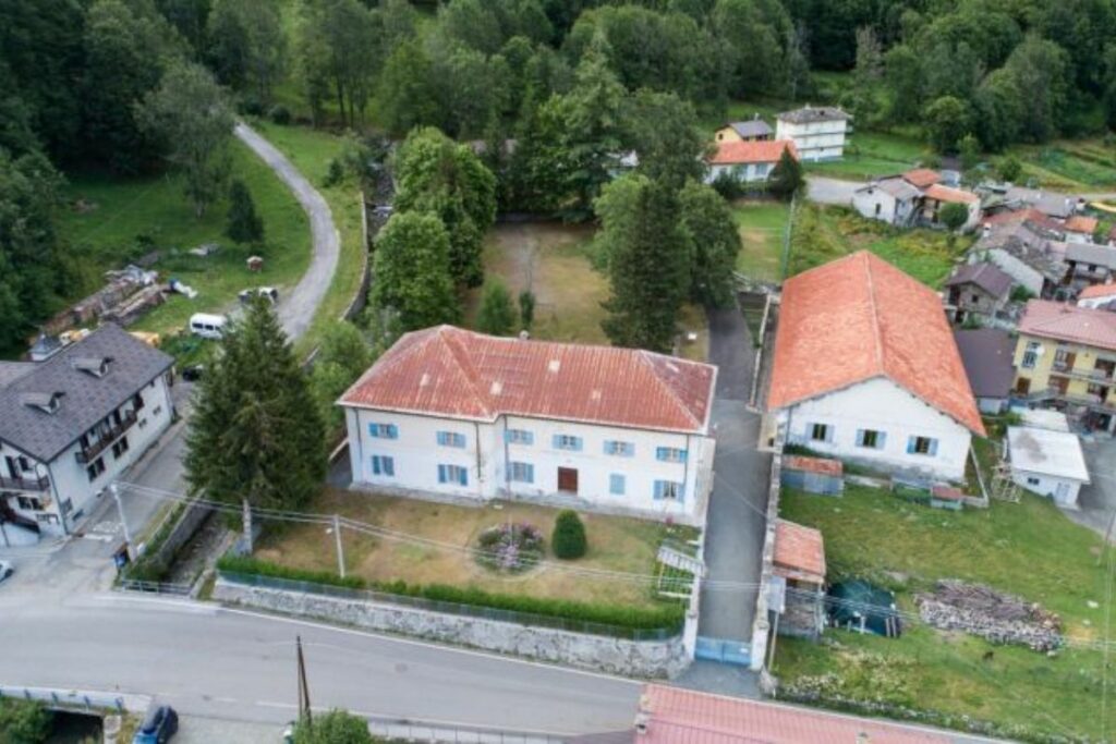 Il complesso delle casermette di Usseglio - Foto: Città metropolitana di Torino