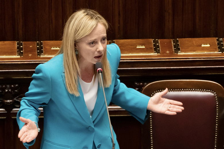 Giorgia Meloni riferisce in Parlamento in vista del Consiglio Europeo, 28 giugno 2023. Fonte: Palazzo Chigi. Immagine di copertina di un articolo di Secondo Welfare sul PNRR in Stallo