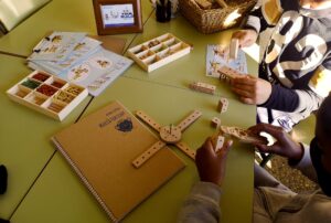 Una foto del progetto progetto MAGNET, che grazie a partnership Pubblico-privato in Catalogna favorisce l'inclusione e migliora le prestazioni accademiche.