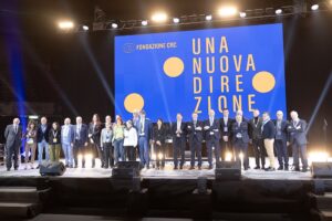 Evento di presentazione Piano Pluriennale 25-28 di Fondazione CRC. Immagine di copertina di un articolo di Percorsi di secondo welfare sull'evento di Fondazione CRC a Cuneo.
