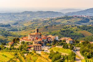 Foto di Gorizia dall'alto. Immagine di copertina di un articolo di Percorsi di secondo welfare su il welfare aziendale e i fringe benefit